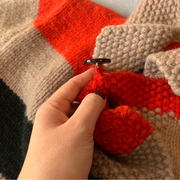 SOLD - Vintage: Handmade [Hudson Bay Colours] Wool Shacket (Rare) - Picture 6 of 9